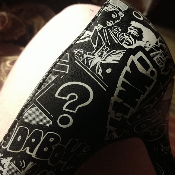 Comic strip heels - Picture 4 of 4